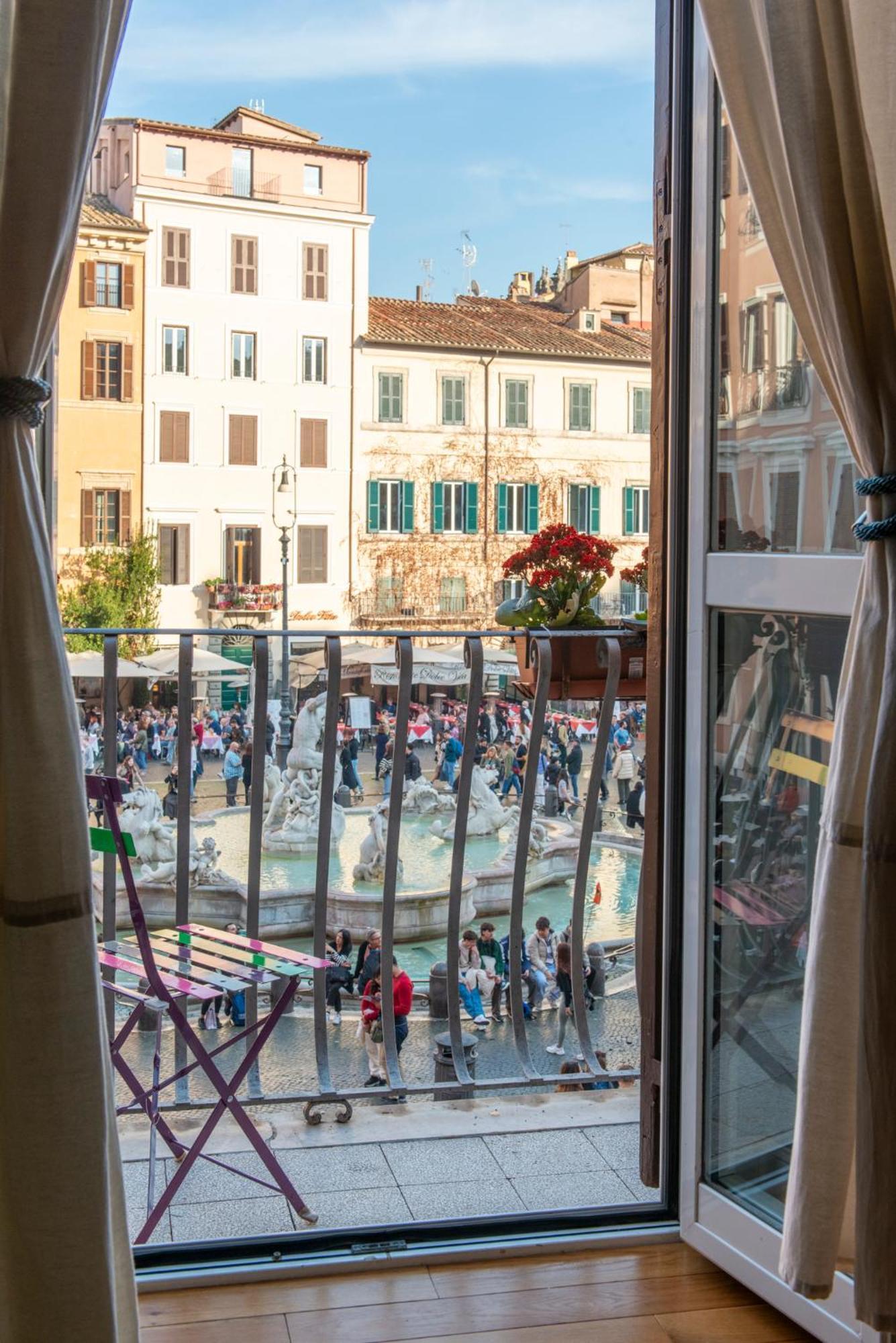 Apartment Navona Charming Balcony Rom