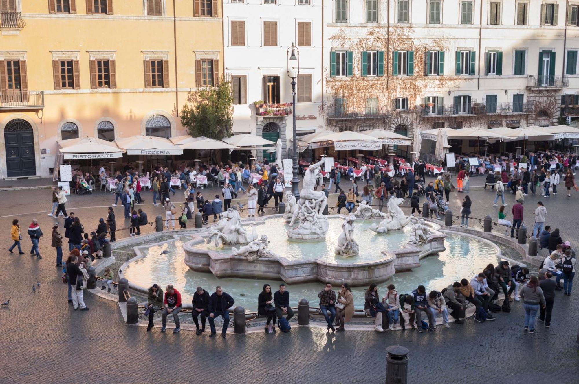 Apartment Navona Charming Balcony Rom
